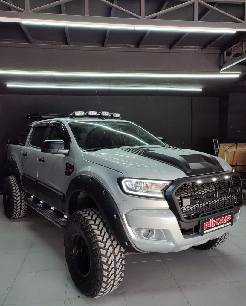 Ford Ranger Beyaz Yan Basamak Aydınlatma