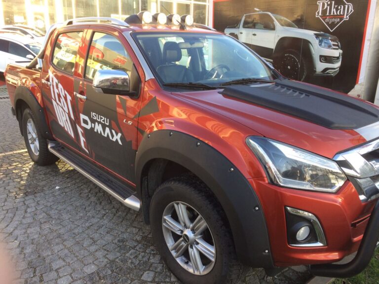 Isuzu D-Max 4'lü Tepe Sis Lambası