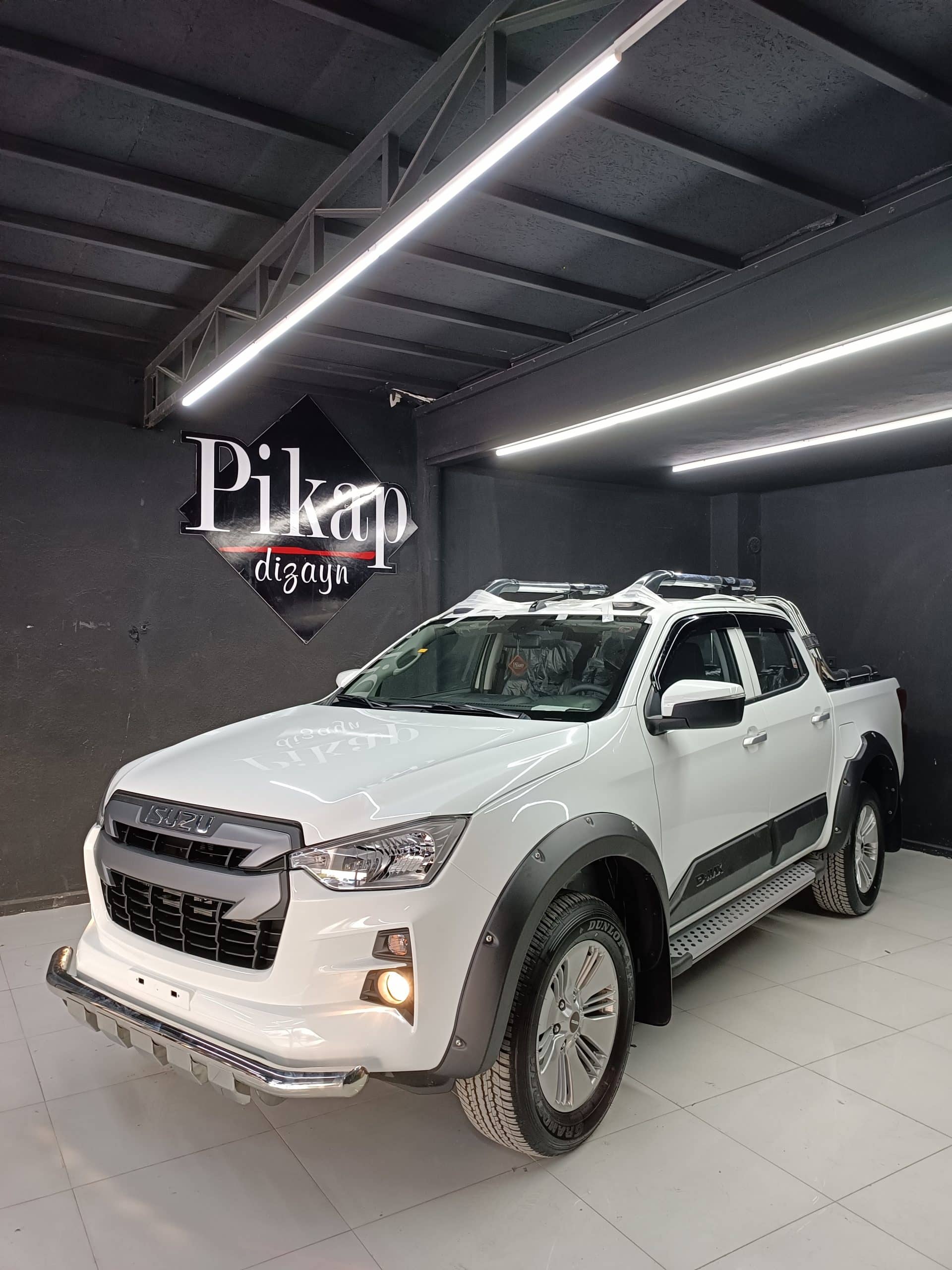 Isuzu D-Max Gri Noktalı Basamak