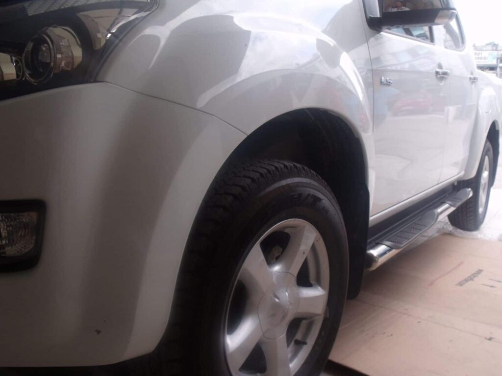 Isuzu D-Max Krom Boru Basamak