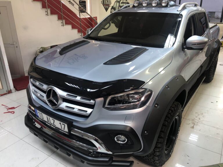 Mercedes X Class Çiftli Turbo Kaput Izgara