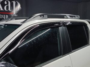 Toyota Hilux Cam Rüzgarlık - 2