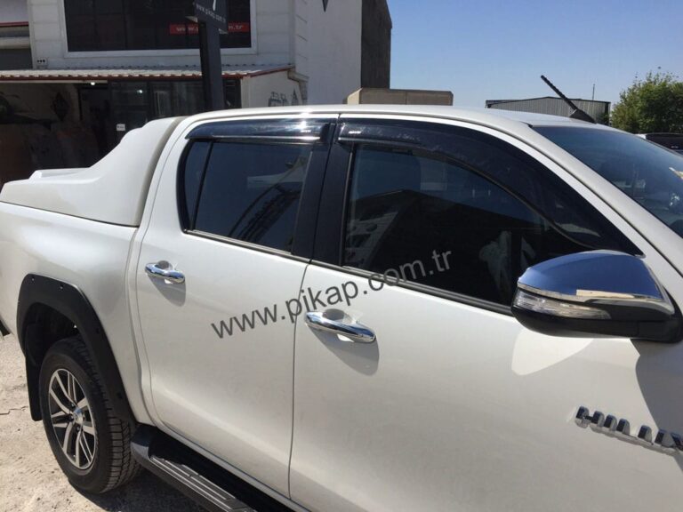 Toyota Hilux Cam Rüzgarlık