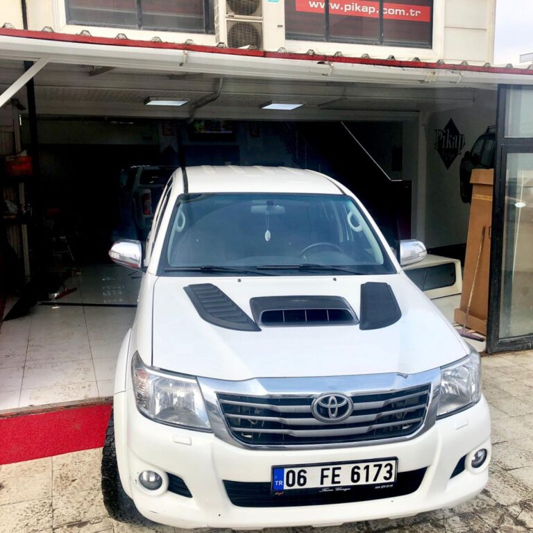 Toyota Hilux Çiftli Turbo Izgara