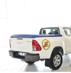 Toyota Hilux Düz Fiber Kapak - 2
