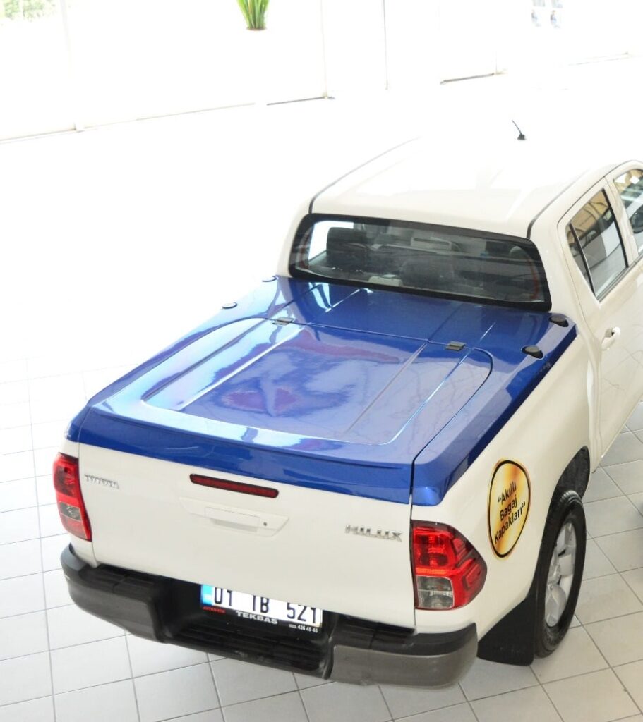 Toyota Hilux Düz Fiber Kapak