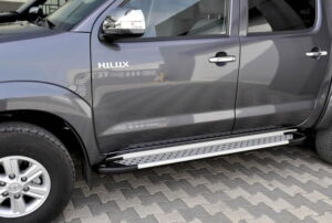 Toyota Hilux Gri Noktalı Basamak - 2