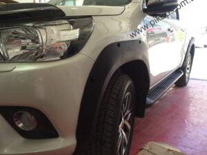 Toyota Hilux İnce Çamurluk Dodik - 1