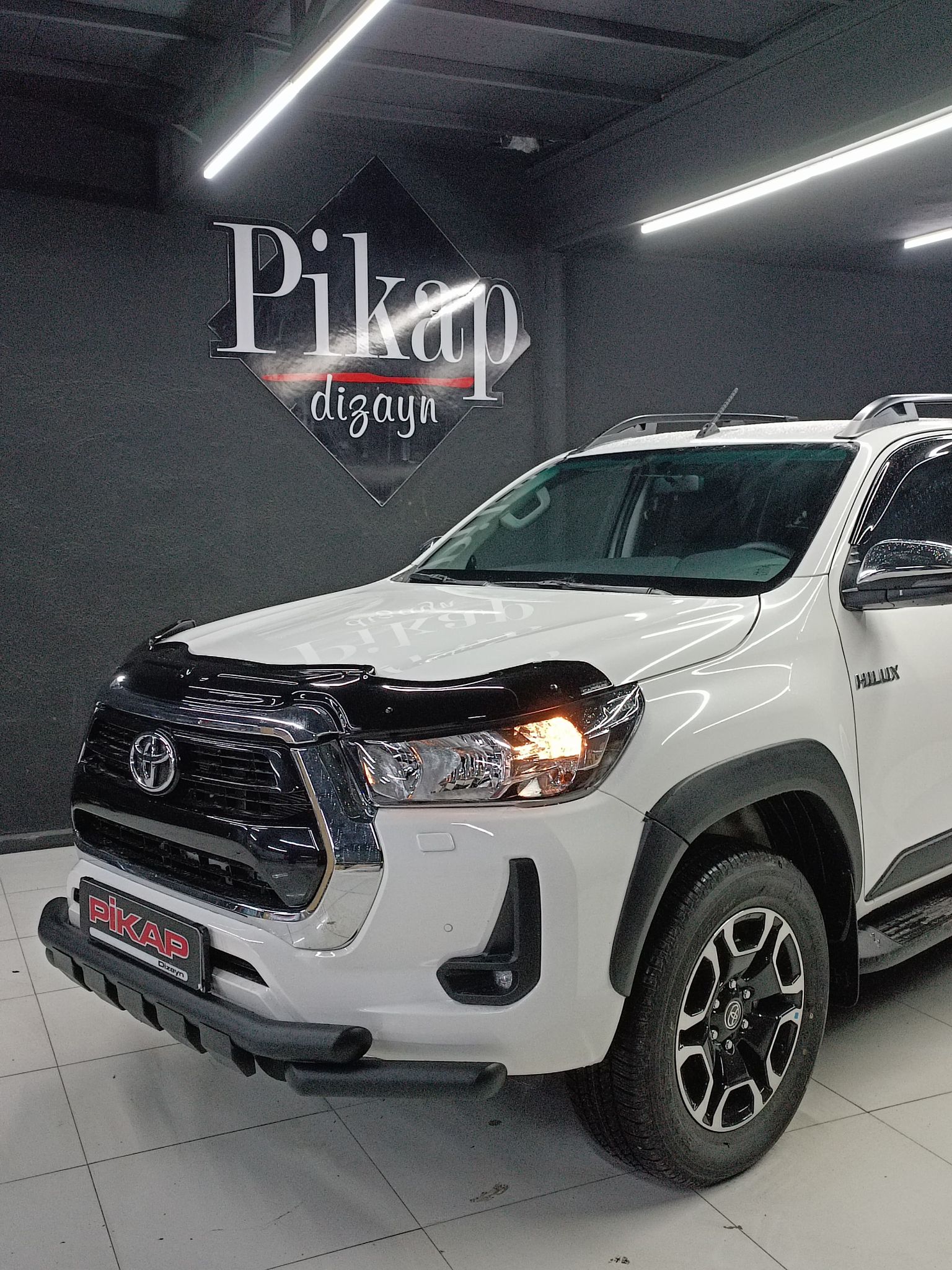 Toyota Hilux Siyah Tiger Ön Koruma - Görsel 3