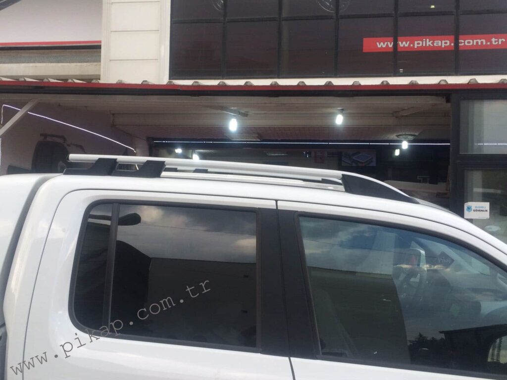 VW Amarok Gri Düz Vidalı Portbagaj