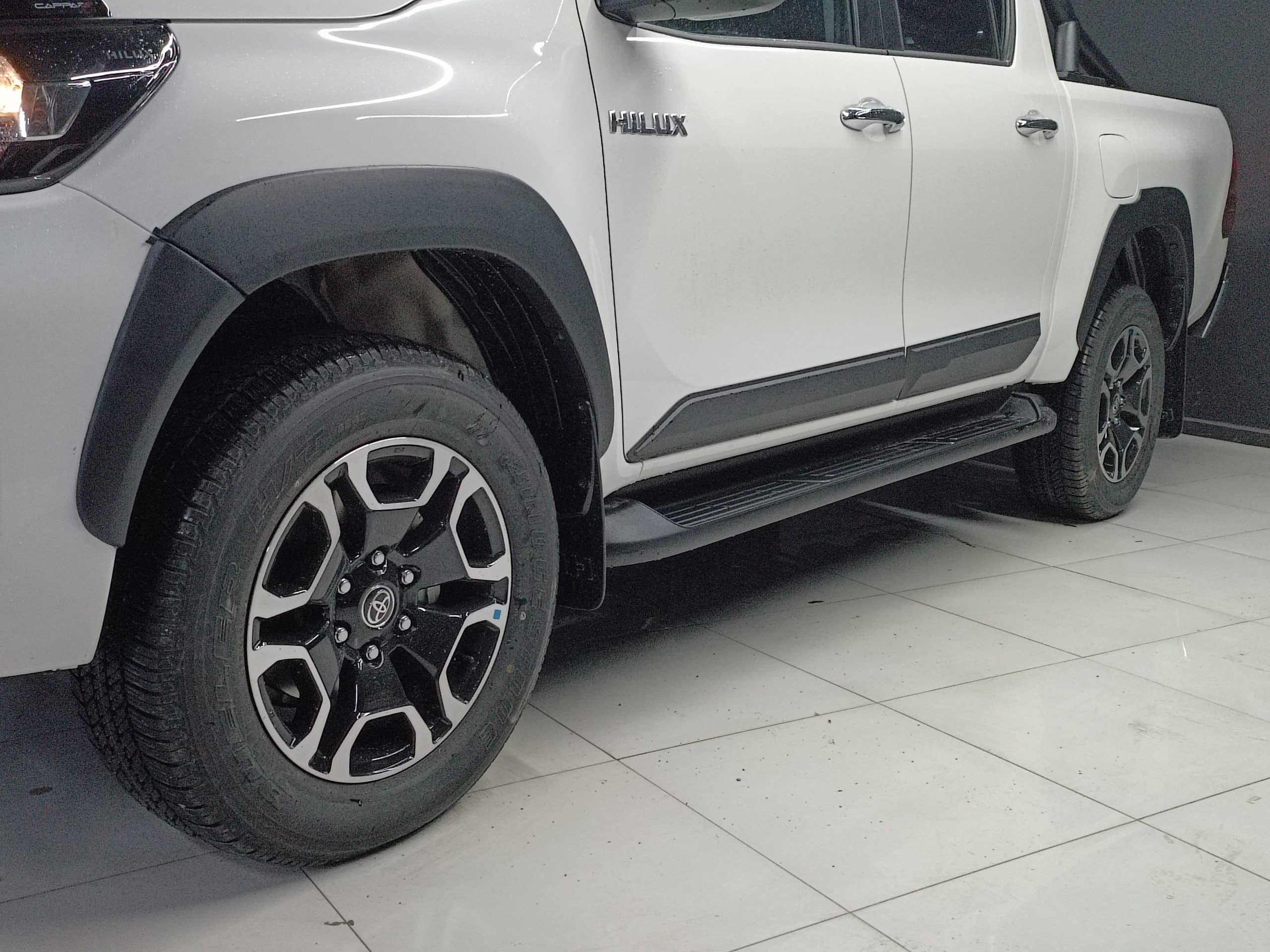 Toyota Hilux İnce Kapı Yan Kaplama - Görsel 3