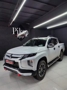Mitsubishi L200 Far Çerçevesi - 1