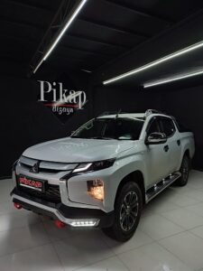Mitsubishi L200 Far Çerçevesi - 3
