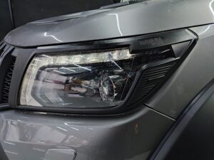 Nissan Navara Far Çerçevesi - 2