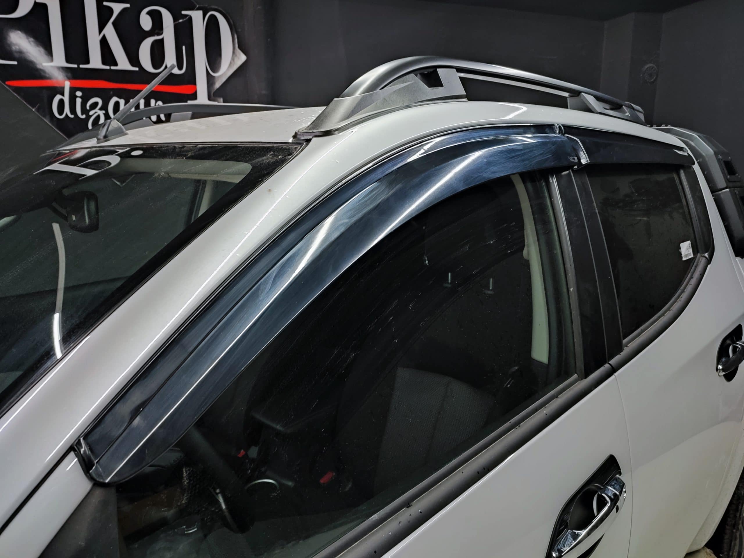 Mitsubishi L200 Tavan Çıtası Siyah - Görsel 2