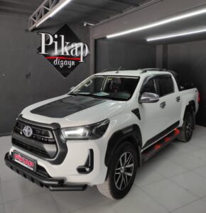 Toyota Hilux Facelift Dönüşüm Kiti - 1