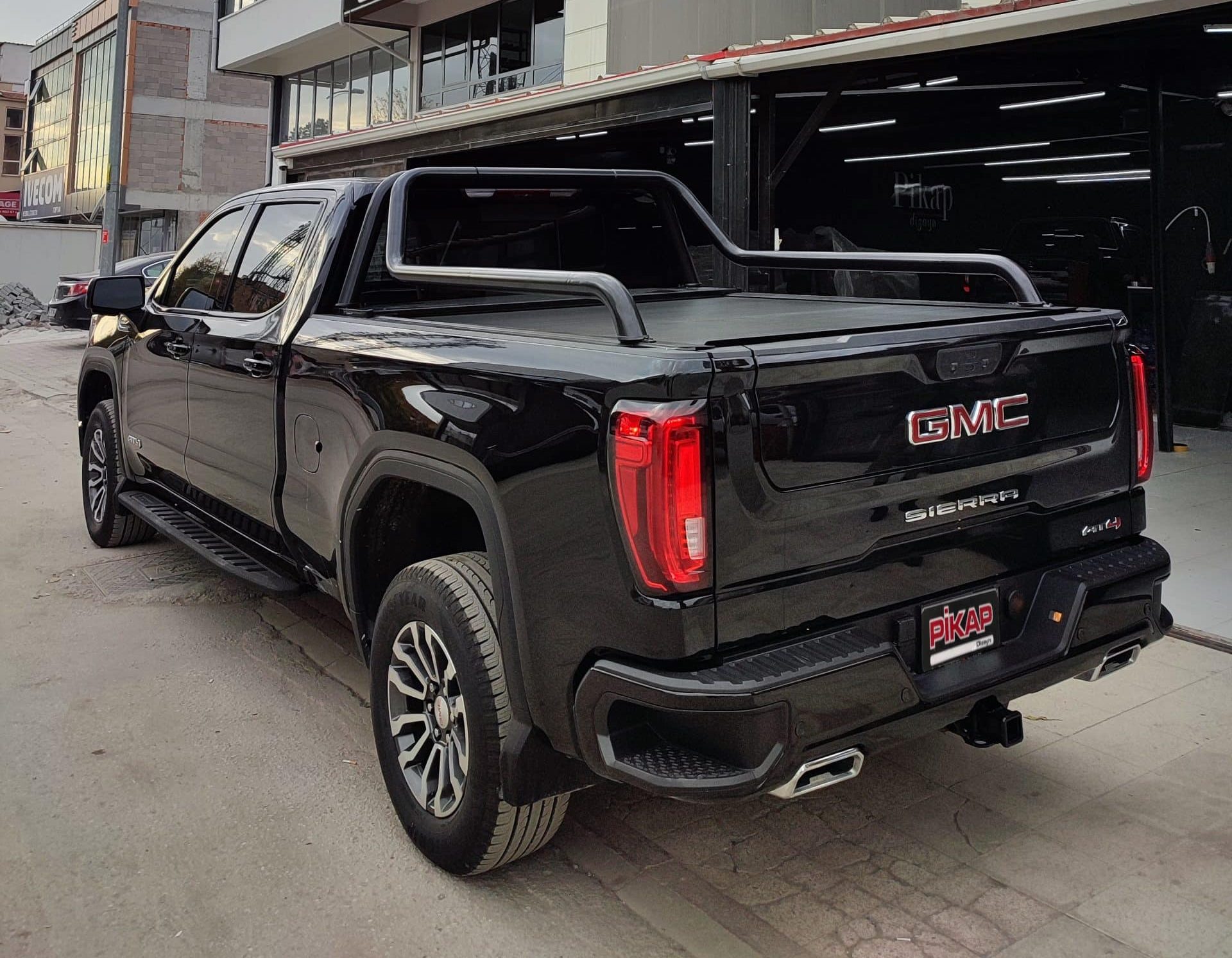 GMC Offroad Rollbar