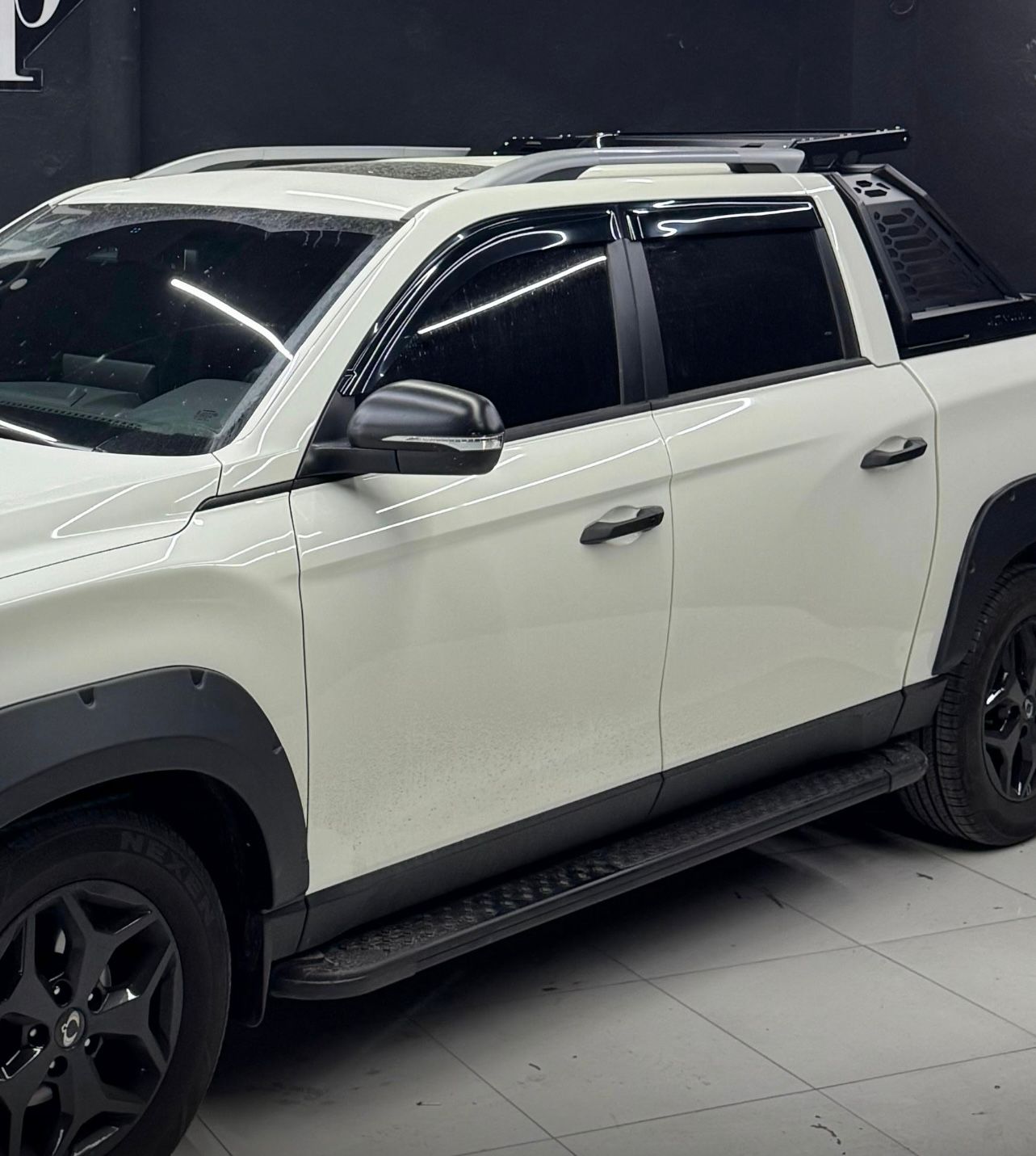Ssangyong MussoGrand Siyah Noktalı Yan Basamak - Görsel 2